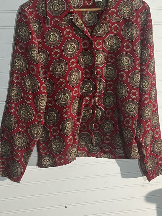 christie & jill Tops - Vintage Y2K Christie & Jill Red/Geometric Print Medallion Secretary Button Front